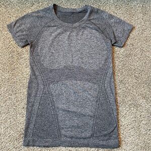 Athleta Momentum Seamless Tee